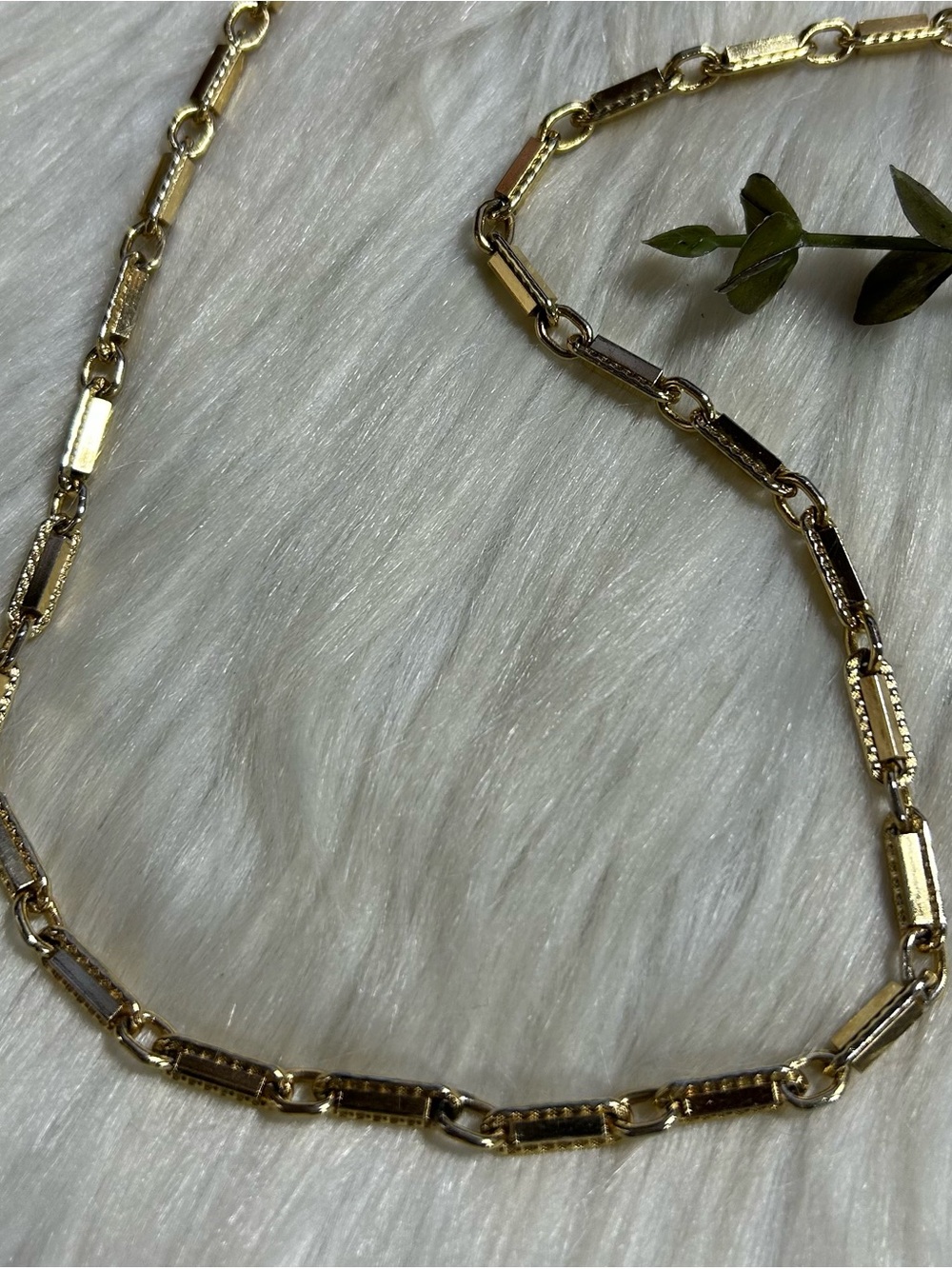 Vintage bar chain gold tone necklace